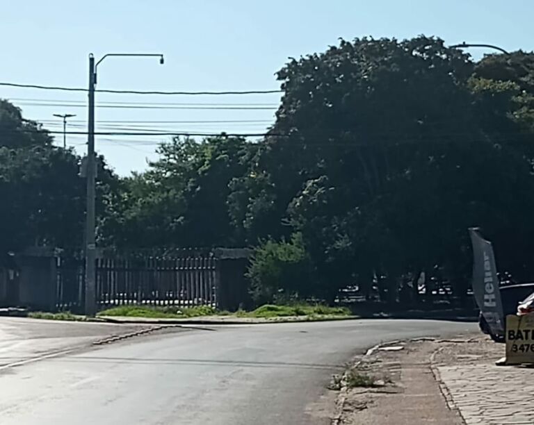 Motorista atropela adolescente em Canoas e foge do local