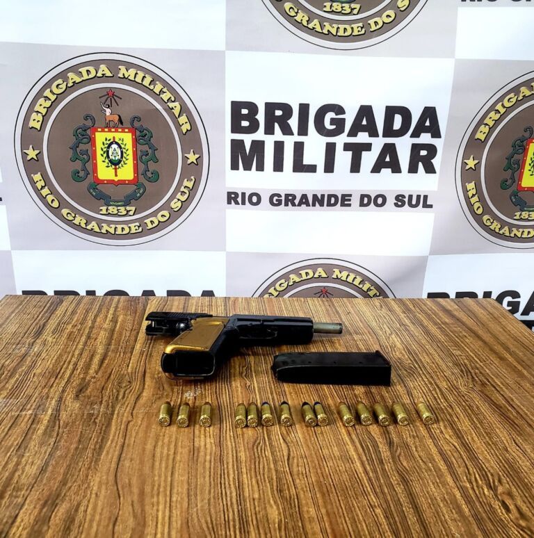 Homem ameaça de matar família a tiros e acaba preso