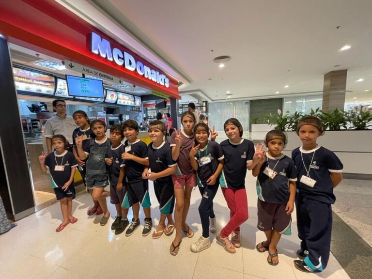 Alunos de escolas municipais em Canoas fazem passeio pelo McDonald’s