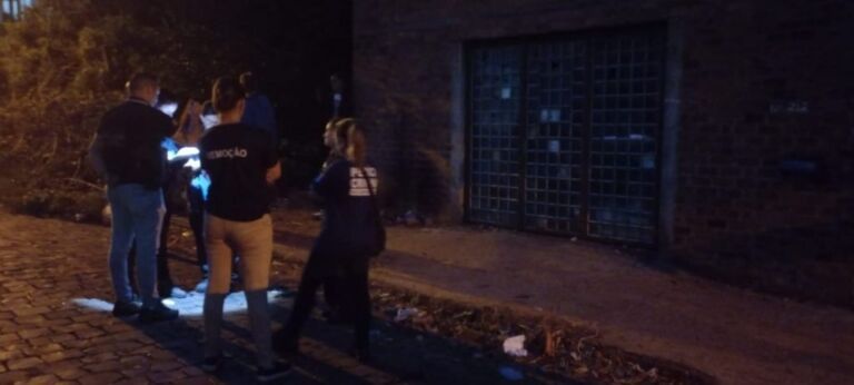 Homem é encontrado morto em casa abandonada