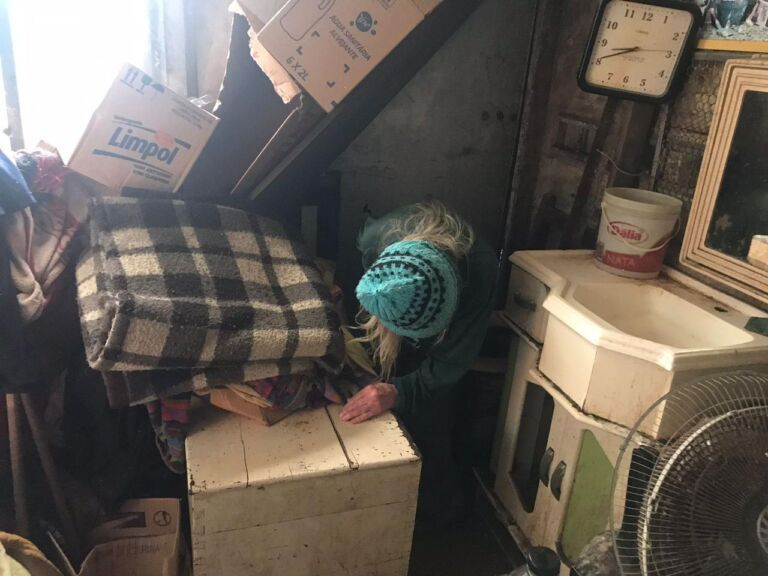 Policiais de Canoas encontram idosa escondida em caminhão com ferimentos no rosto