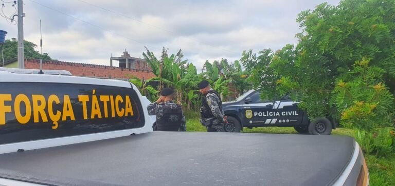 Homem atira em policiais e acaba morto a tiros