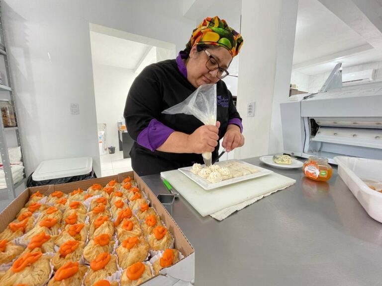 Cozinheira de Canoas tem mais de R$ 3 mil de prejuízo após motoristas de aplicativo sumirem com salgados