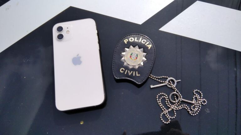 Motorista de aplicativo rouba celular de passageira e segue trabalhando em Canoas