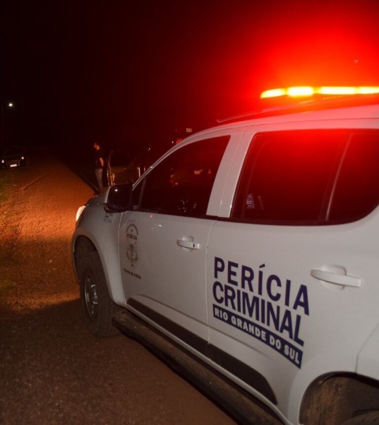 Criminoso mata pais após estuprar criança que era filha das vítimas