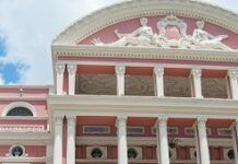Teatro Amazonas é apontado como edifício mais bonito do Brasil