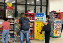 Projeto beneficia comunidades com bibliotecas feitas a partir de geladeiras