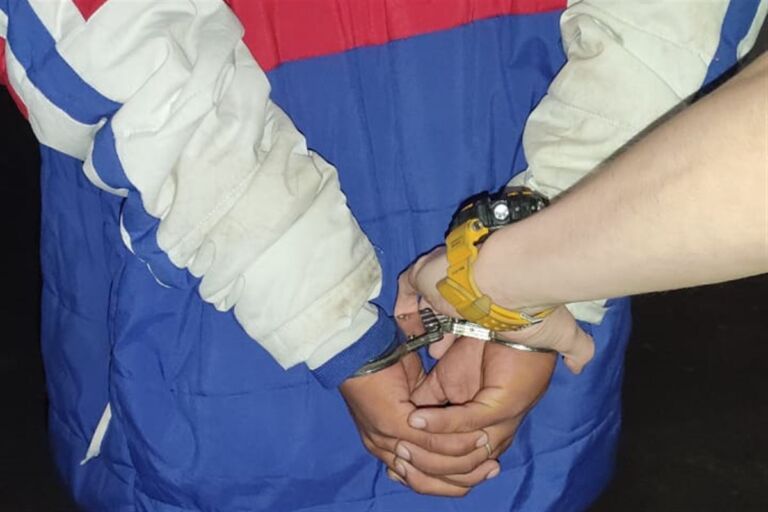 Homem mata casal de irmãos a tiros e é preso