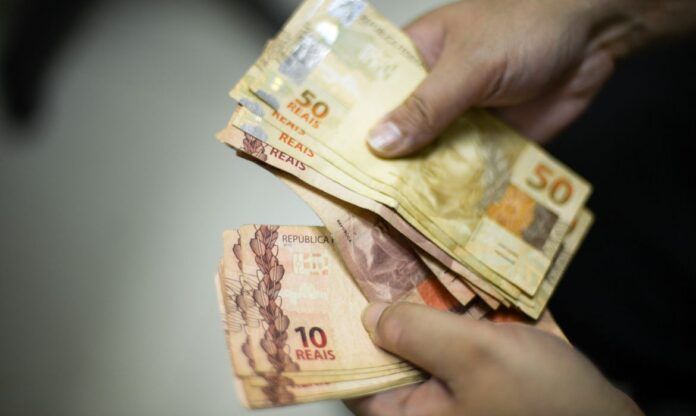 Aumento do salário mínimo pode injetar R$ 9,5 bilhões