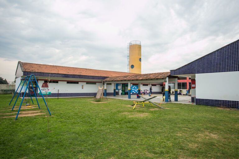Criminosos deixam alunos de creche em Canoas no escuro