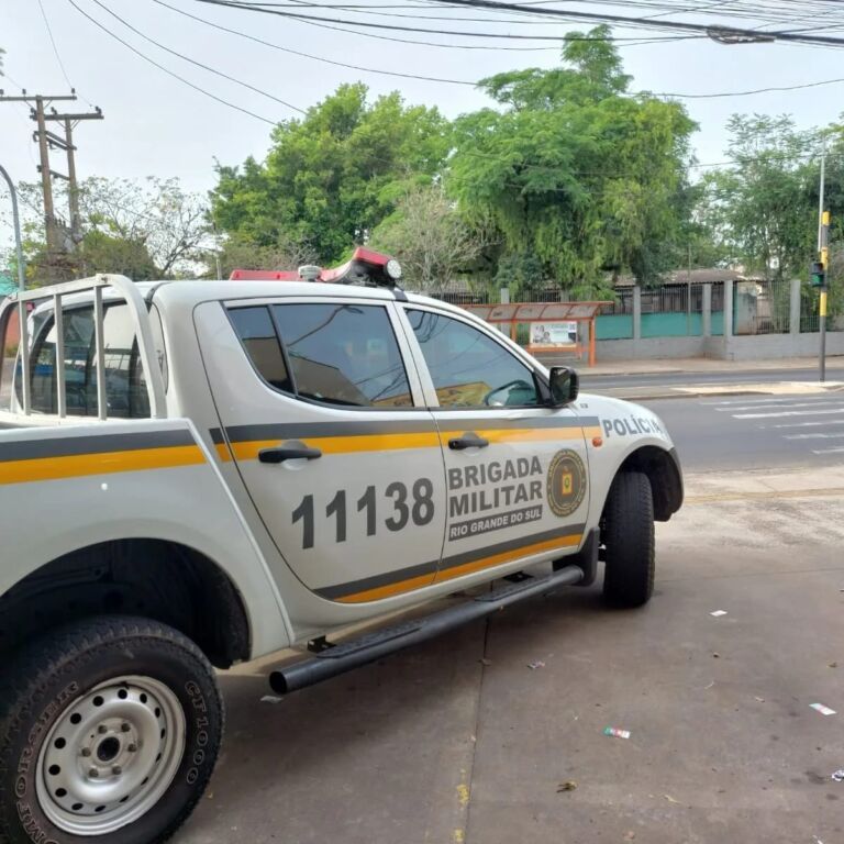 Adolescente tenta matar mãe a facadas em Canoas