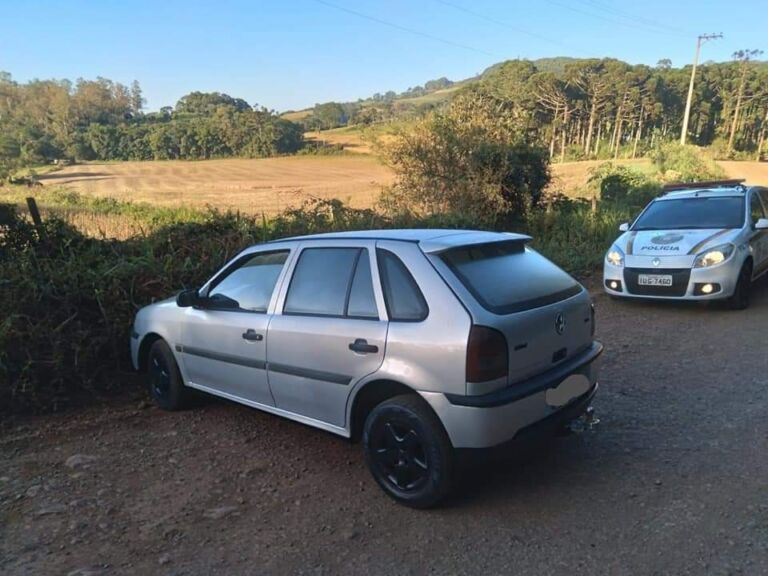 Jovem é morto a tiros