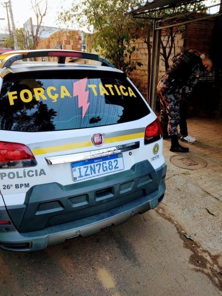 Criminosos invadem casa e matam homem a tiros