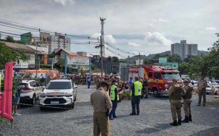 Crianças brincavam de roda quando foram mortas a machadadas em creche