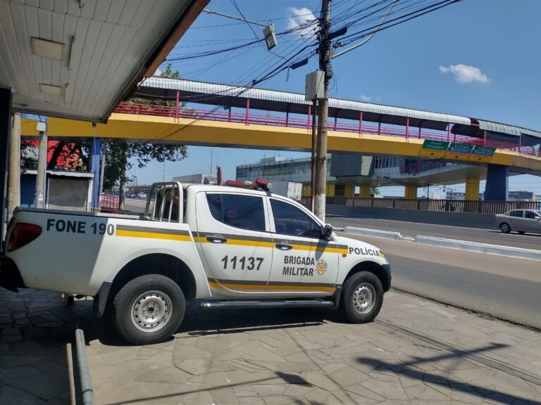 Armados, criminosos assaltam posto de combustíveis em Canoas e levam todo dinheiro