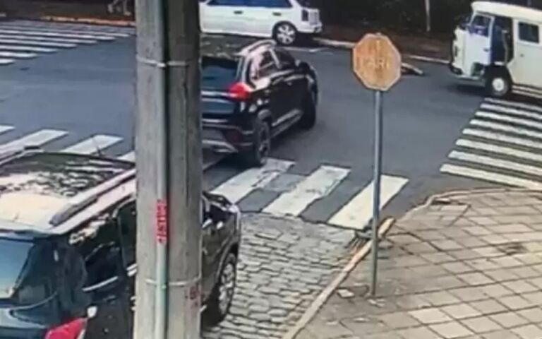 Idoso morre após ser atropelado