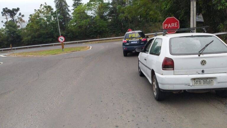 NA BR-386 | Motorista perde Gol com mais de R$ 11 mil em dívidas