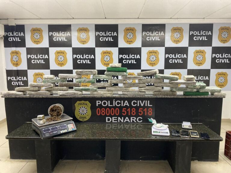 Polícia acaba com depósito de facção criminosa e prende traficante em Nova Santa Rita