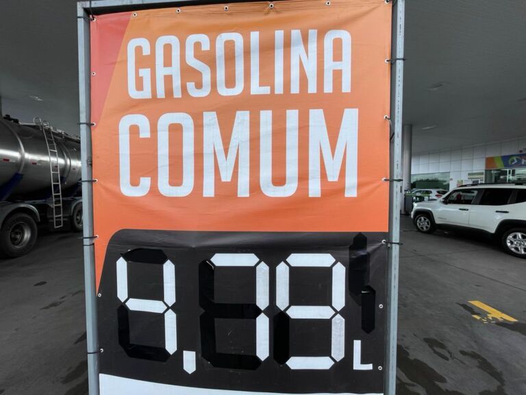 Gasolina está sendo vendida por menos de R$ 4,80 ao lado de Canoas