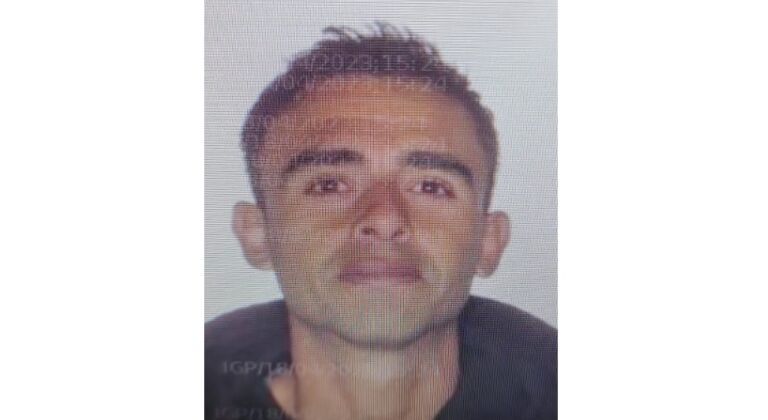 Homem é encontrado morto embaixo de viaduto; IML procura familiares