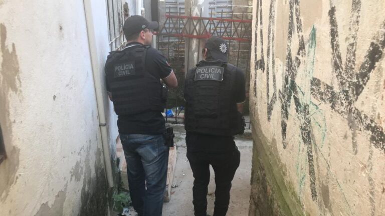 Bebê é encontrado morto em lixo