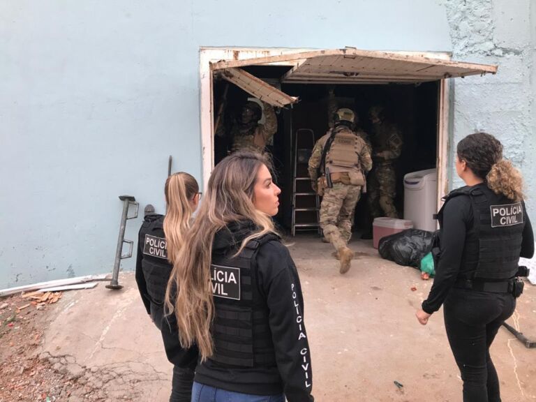 Polícia deflagra operação contra facção criminosa; Mais de 250 policiais estão nas ruas de Canoas e região