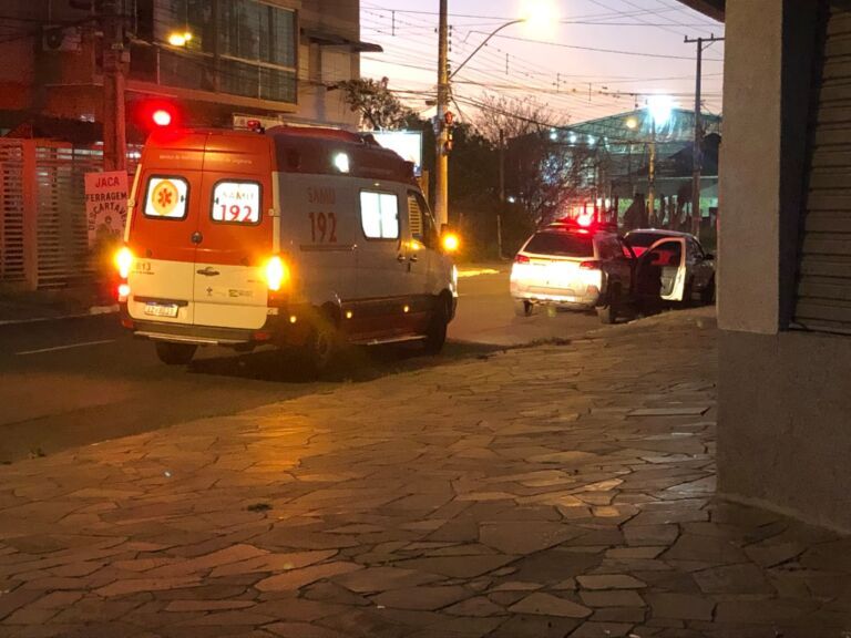 Idosa está internada em estado grave após ser atropelada em Canoas