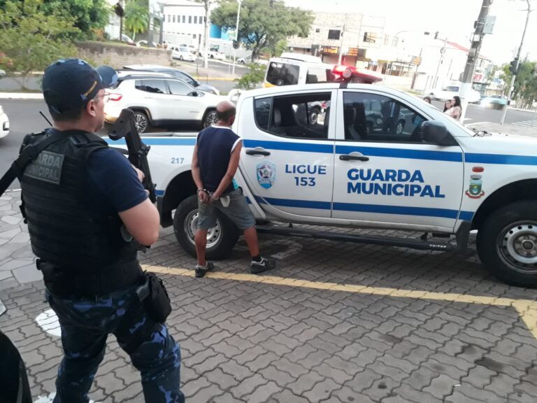 Assaltante de pedestre é preso em Canoas
