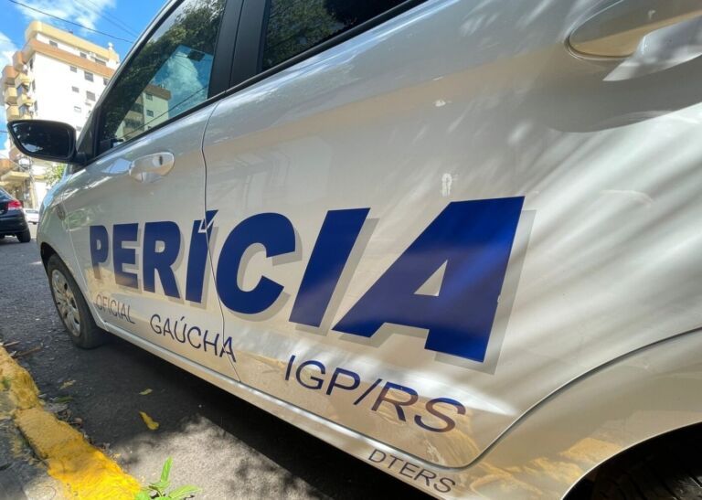 Mulher é morta a tiros