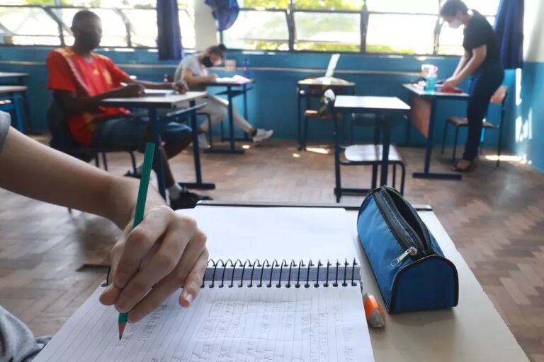 Estudantes de Canoas e região estão recebendo bolsa de R$ 150