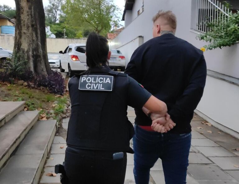 Polícia Civil faz operação contra criminosos acusados de fazer extorsão contra moradores do Mathias Velho em Canoas