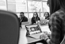 Programas de estágio e trainee ofertam formação em idiomas