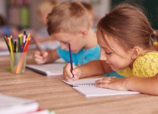 Estudar inglês durante a infância pode trazer benefícios para o futuro