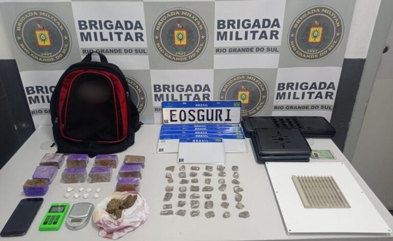 Criminoso monta fábrica clandestina de placas e acaba preso