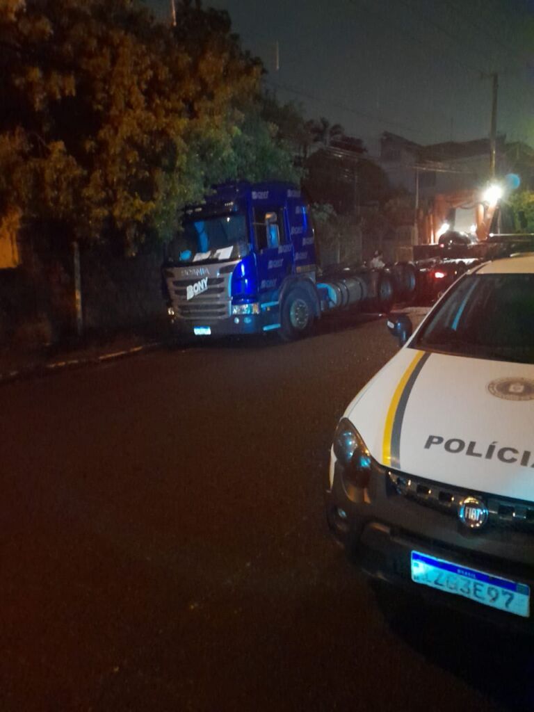 Brigada Militar encontra em Canoas caminhão roubado; Motorista não foi encontrado