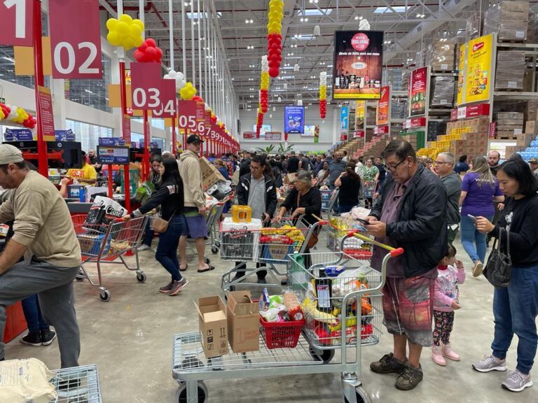 Atacado de Canoas segue com descontos de até 70%; Diversos produtos estão saindo por menos de R$ 3