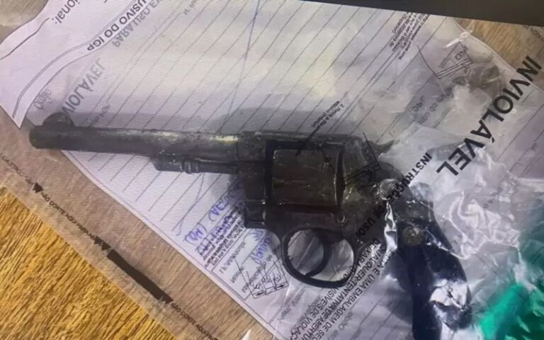 Bandido assalta homem armado e acaba morto