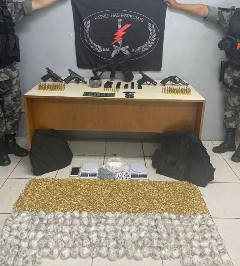 Traficante é preso com armas e drogas em condomínio