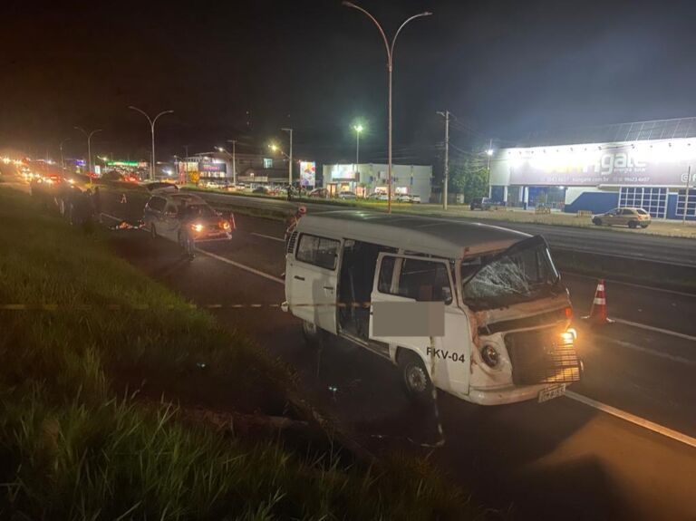 Idoso morre atropelado por kombi