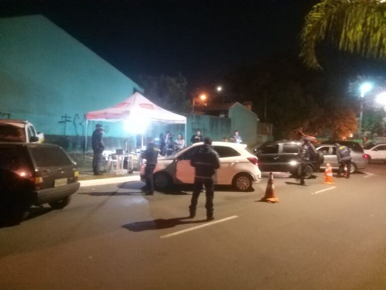 Mais de 15 motoristas são flagrados alcoolizados durante blitz em Canoas