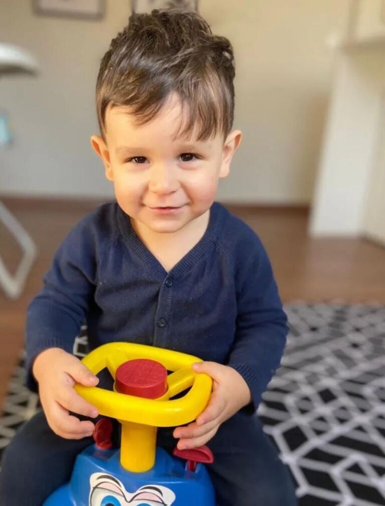 Menino de 2 anos morre após ser atropelado por ônibus