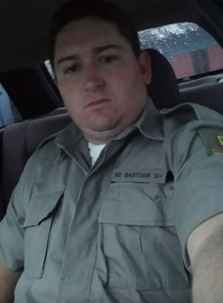 Policial Militar morre após carro capotar