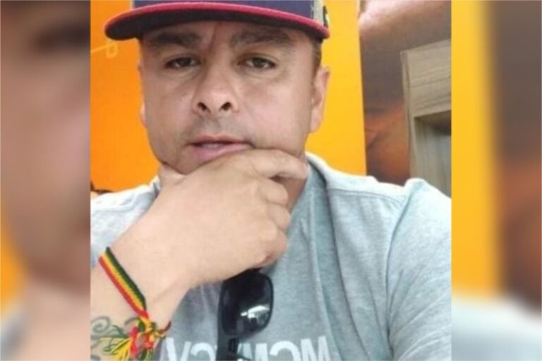 Homem é morto a tiros na rua