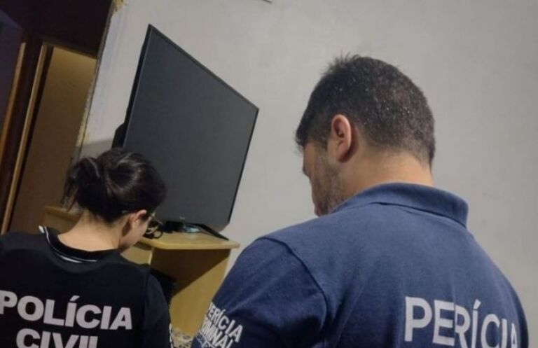 Mãe é presa após ‘oferecer’ filha de 1 ano para pedófilo