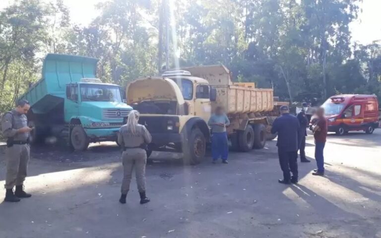 Homem morre esmagado por caçamba