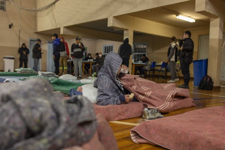 Projeto da Prefeitura de Canoas busca moradores de rua para levar a abrigos; Saiba como ajudar