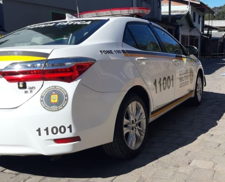 Homem é esfaqueado até a morte com faca de serrinha