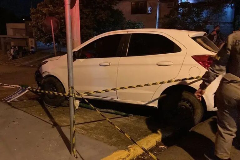 Criminoso tenta roubar carro de policial e é morto a tiros