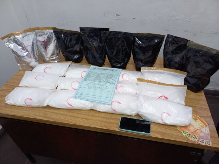 Traficante é preso com mais de 15 kg de cocaína após acidente em Canoas