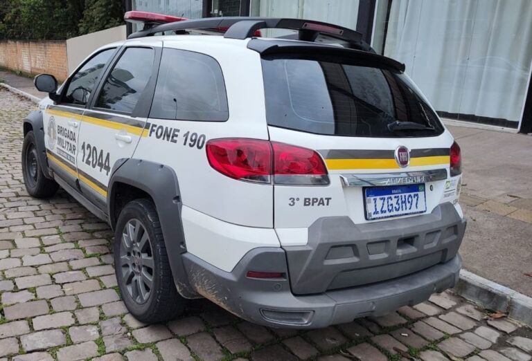 POLÍCIA: Dupla invade lavagem de carros e ataca homem a tiros